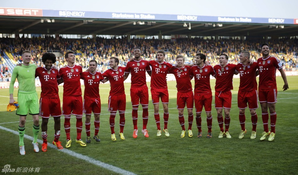 25岁圆神再建功：狂奔压迫 凌空外脚背进空门！16场8球4助（25岁圆神再度发威：狂奔逼抢后外脚背凌空破门，16战8球4助）