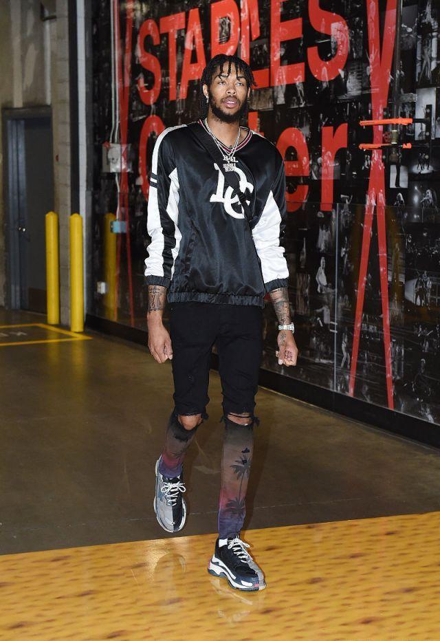 迪乌夫：齐沃经常和我交流帮我提高，高兴自己的机会越来越多（迪乌夫：齐沃常与我沟通助我提升，很高兴我的机会越来越多）