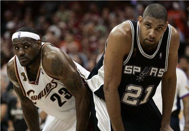 补时连献神扑！拉门斯守住曼联连续394场半场领先不败纪录（补时连番神扑，拉门斯力保曼联半场领先394场不败纪录）