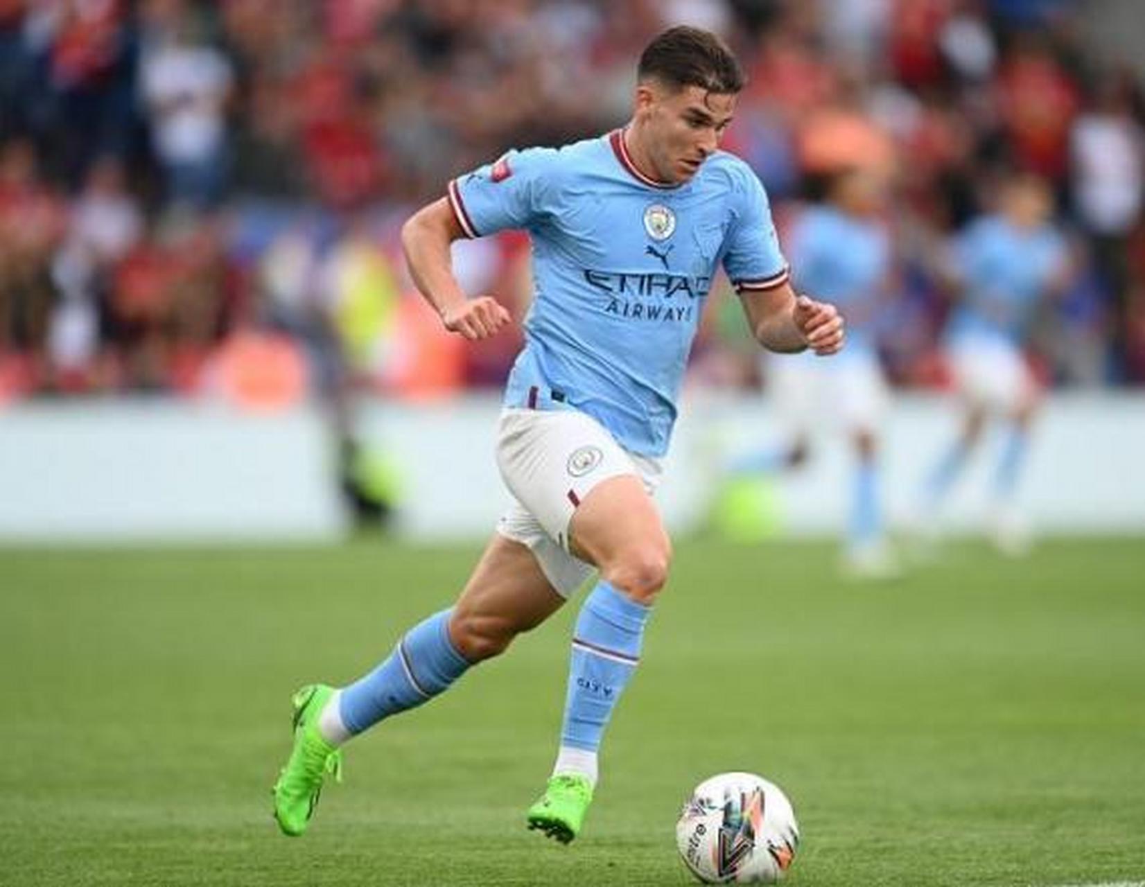 里夫斯复出强拔造古德温犯规，湖人对阵太阳（里夫斯伤愈归来强势出手迫使古德温犯规，湖人战太阳）