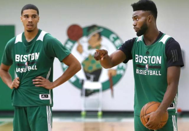 【观察】帅位危机？看乌鸦冠军主帅如何直面老板审判（帅位告急？乌鸦冠军教头如何直面老板考核）