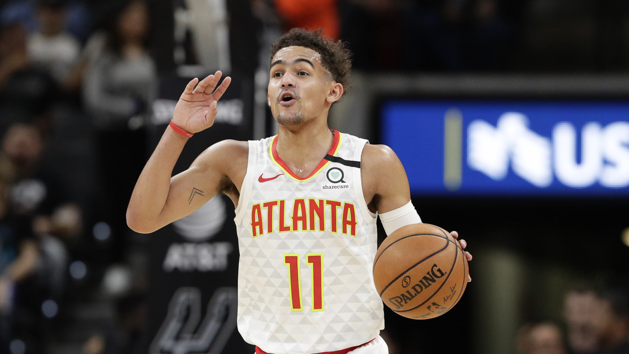 西部前二强强对决：马刺与雷霆再燃战火（西部双雄巅峰交锋：马刺与雷霆再度激战）