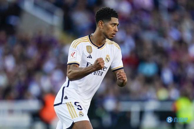 德甲战报：勒威林造三球，斯图加特4-0十人云达不莱梅（德甲：勒威林参与三球，斯图加特4-0大胜10人云达不莱梅）