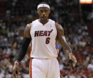 开拓者3连胜升至西部第十，距第8勇士只差1.5个胜场（开拓者豪取三连胜升至西部第10，与第8勇士仅差1.5个胜场）