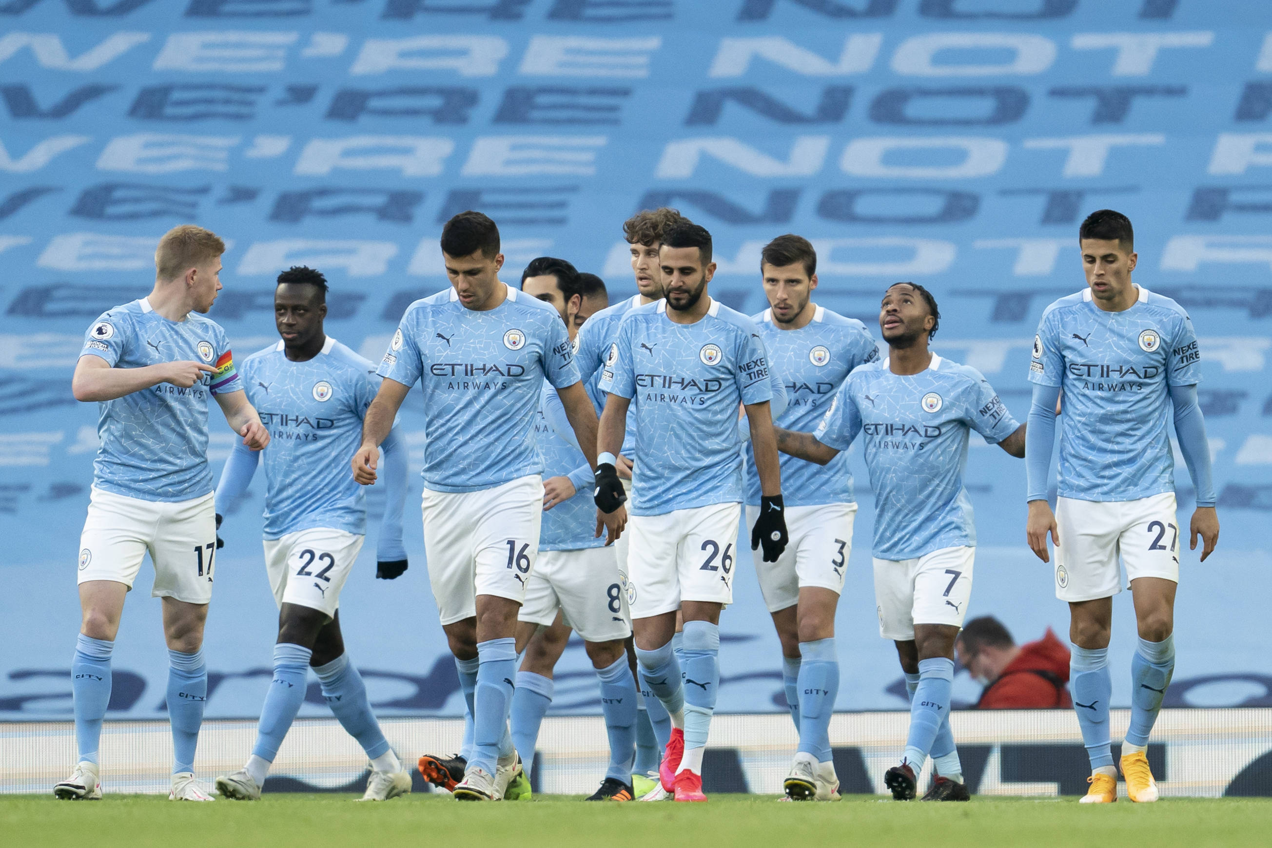 尤维斯塔比亚0比3负弗洛西诺内，阿巴特带队客场失利（尤维斯塔比亚客场0比3不敌弗洛西诺内，阿巴特率队告负）