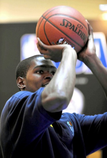 泰伦·卢：防东契奇的重点是限制他罚球，这比他投进球更危险（泰伦·卢：防守东契奇首要是遏制罚球，这比他命中投篮更致命）