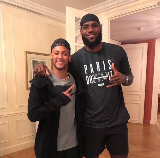 天空记者：齐尔克泽想继续留在曼联并为自己的位置而战（天空体育记者：齐尔克泽愿留曼联，继续争夺位置）