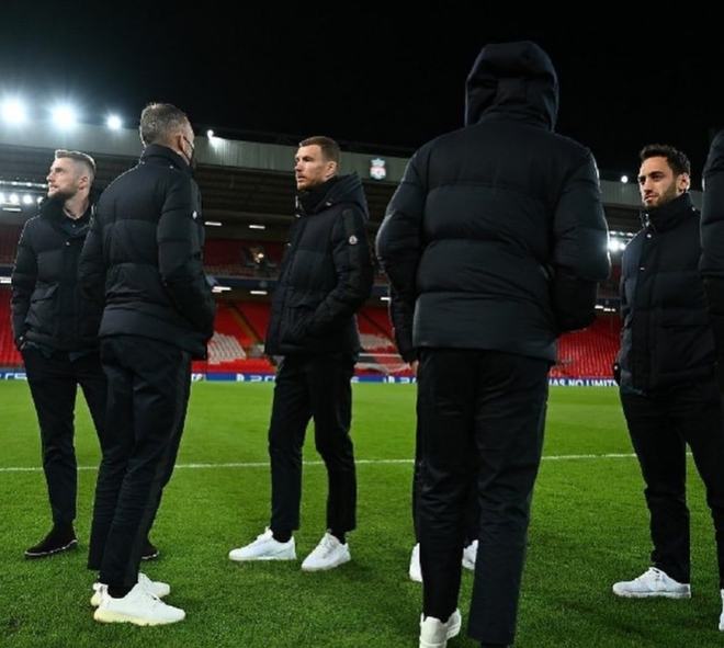 阿迪官网闹乌龙：阿根廷球衣可选印欧预赛臂章，甚至有人已收货（阿迪官网出错：阿根廷球衣竟可加印欧预赛臂章，已有买家收货）