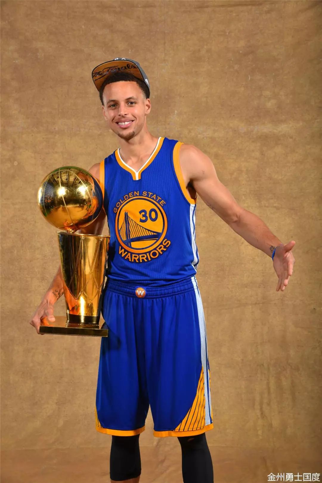 全市场：拉齐奥接近免签因西涅，年薪130万欧签约至明年6月（全市场：拉齐奥有望以自由身引进因西涅，年薪130万欧，合约至明年6月）