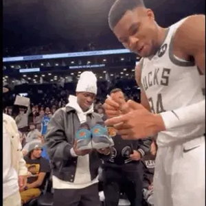 孔多比亚：很高兴能重新回归赛场，说唱是我的爱好之一（孔多比亚：重回绿茵倍感欣喜，说唱是我的兴趣之一）