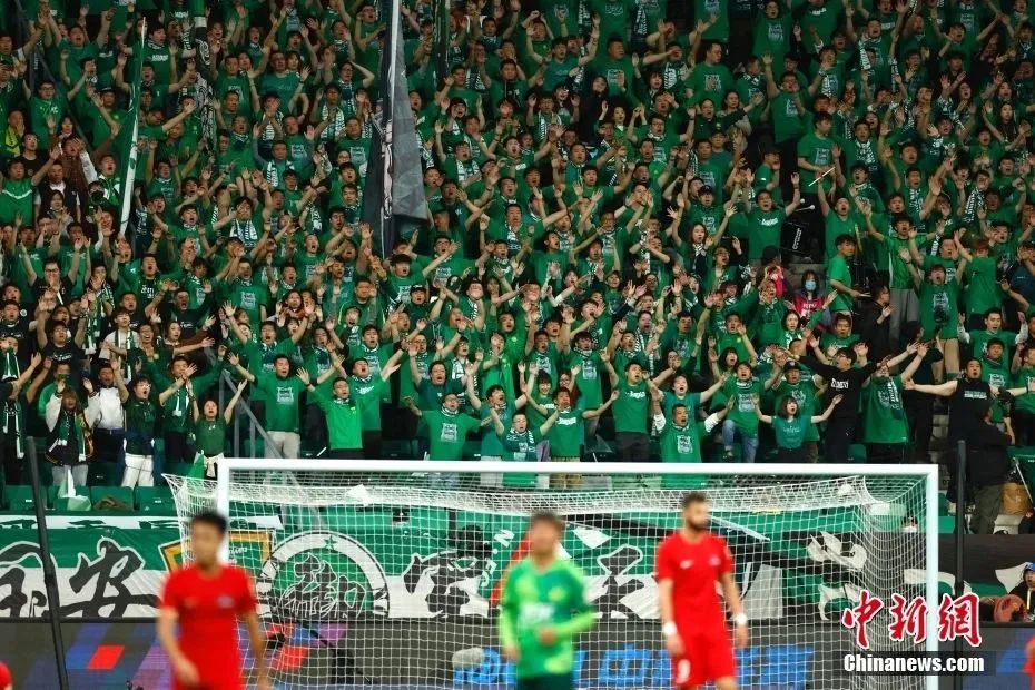 末节存在感有限！巴特勒11中6得到15分8篮板5助攻（末节影响力不足，巴特勒11投6中拿下15分8篮板5助攻）